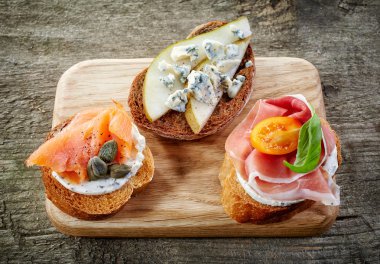 çeşitli bruschettas