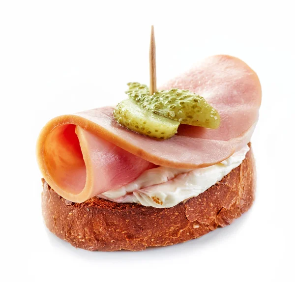 Toasted bread with ham and cream cheese — Stock Photo, Image