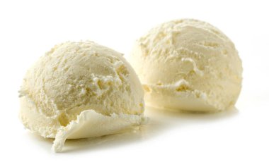 Beyaz arka plan üzerinde izole vanilyalı dondurma kaşık toz