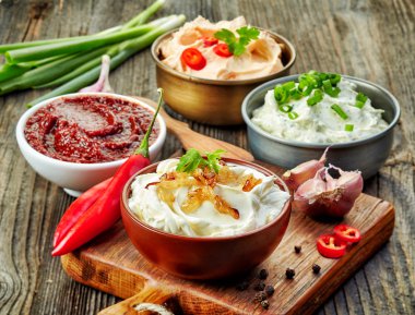 çeşitli DIP soslar