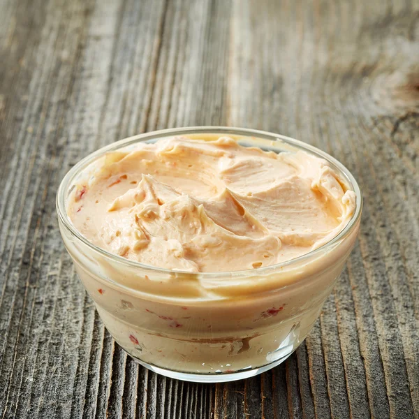 Queijo creme com páprica e tomate, molho de mergulho — Fotografia de Stock