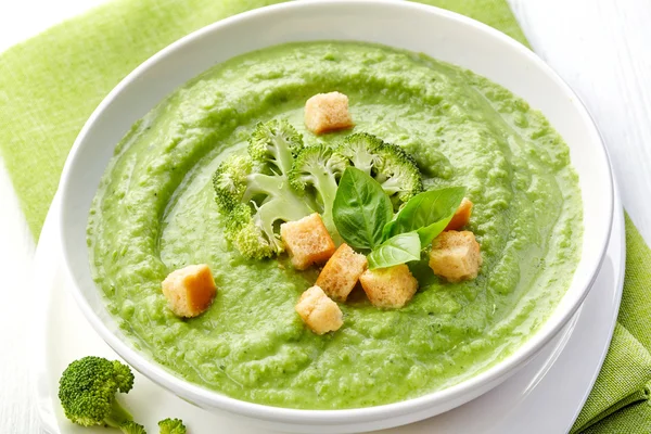 Broccoli and green peas soup — Stock Photo, Image