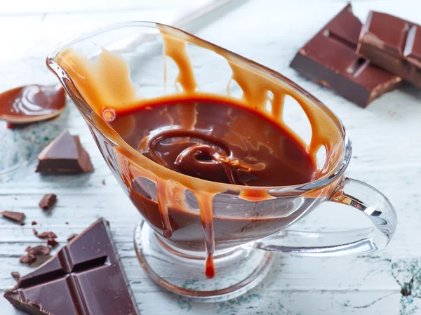 Bowl of melted chocolate — Stock Photo, Image