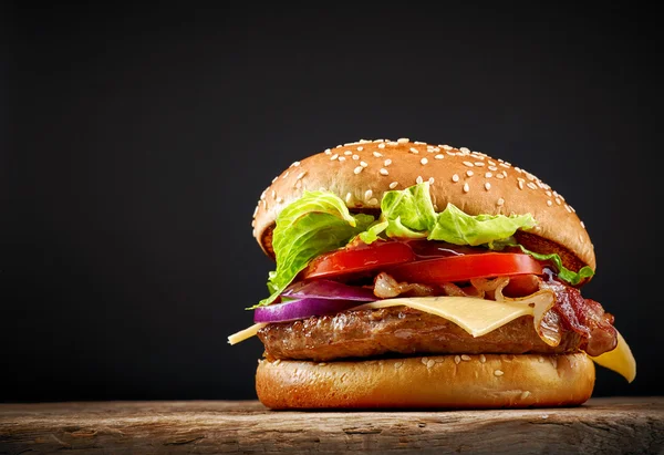 Friss, ízletes burger — Stock Fotó