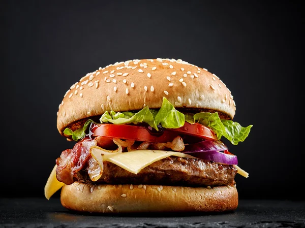 Frischer leckerer Burger — Stockfoto