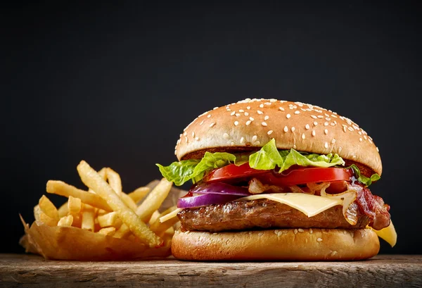 Čerstvý chutný burger — Stock fotografie