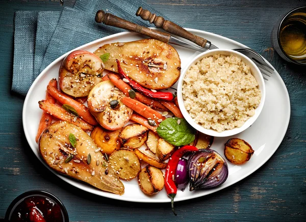 Frutas y hortalizas asadas —  Fotos de Stock