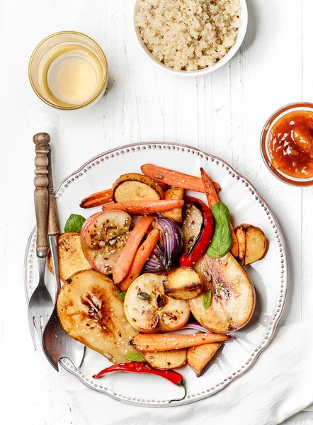 Frutas y hortalizas asadas —  Fotos de Stock