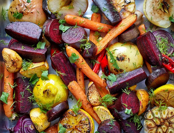Roasted fruits and vegetables — Stock Photo, Image
