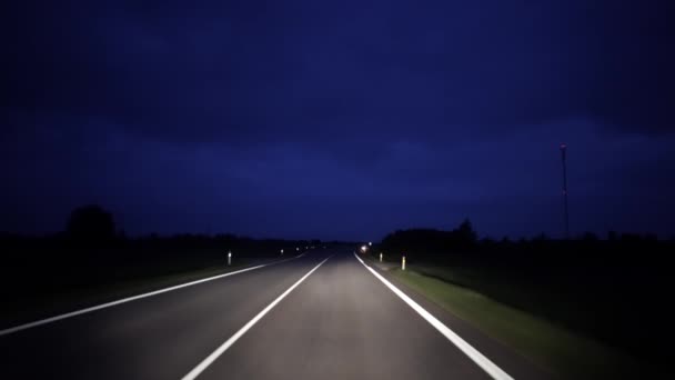 夜间乡郊公路旅行 — 图库视频影像