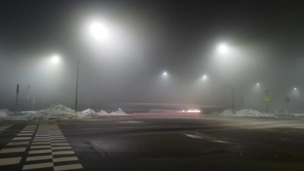 Nachtkruising Bij Mistig Winterweer Panoramisch Tijdverloop — Stockvideo