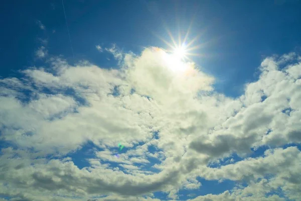 Die Sonne Kam Hinter Den Wolken Hervor — Stockfoto