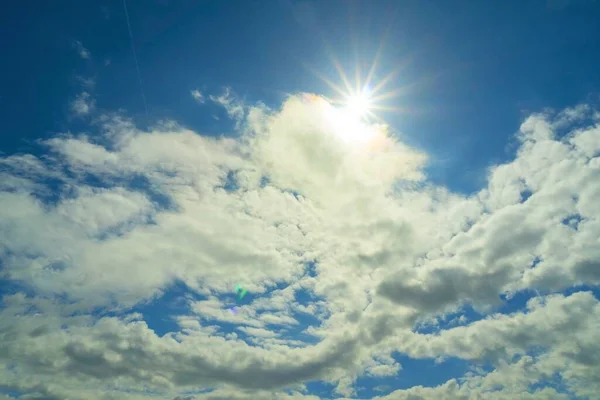 Sol Salió Detrás Las Nubes —  Fotos de Stock