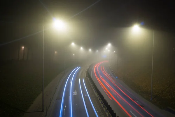 Niebla Sobre Camino Nocturno — Foto de Stock