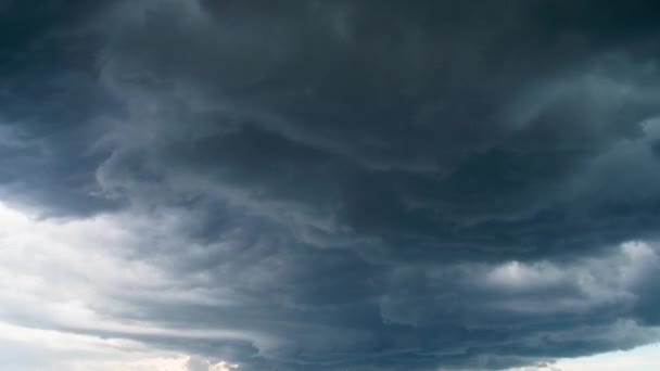 Tempesta Nuvole Pioggia Volano Veloce Attraverso Cielo Time Lapse — Video Stock