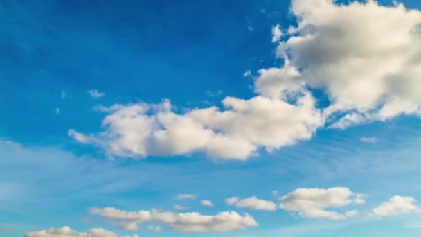 Nubes en el cielo, lapso de tiempo — Vídeos de Stock