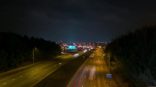 Nacht weg in de stad, time-lapse — Stockvideo