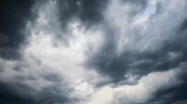 yağmur bulutları hızlandırılmış