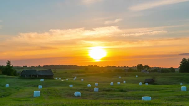 Zachód słońca nad ciałem, time-lapse — Wideo stockowe