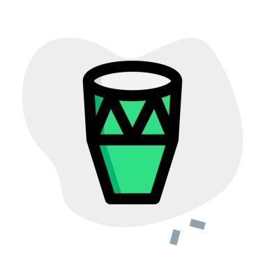 Patlayan ses efektli büyük davullar.