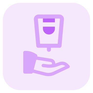 Banyo düzenindeki sıvı sabundan elde yıkama