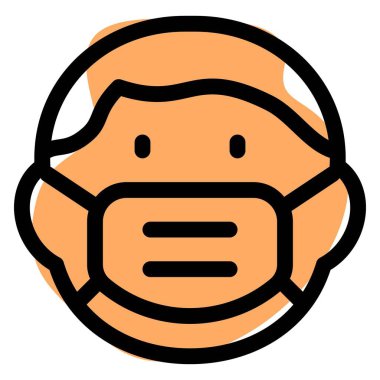 Küçük çocuk maske takarken