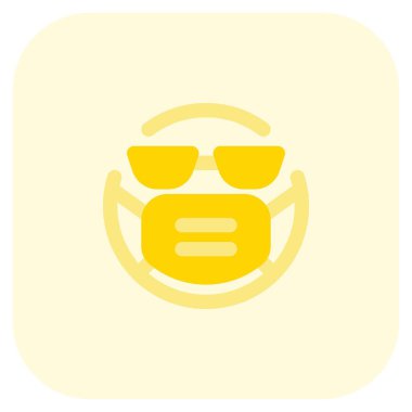 Maske takarken güneş gözlüğü harika görünüyor.