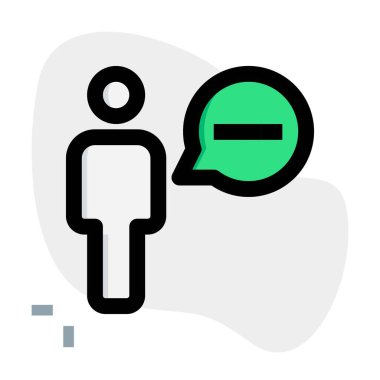 Tek çalışan müşteri destek yöneticisiyle sohbet ediyor