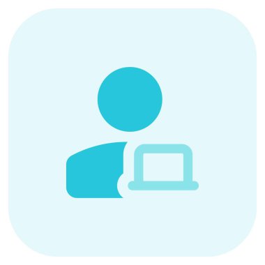 İş ve kodlama için bir dizüstü bilgisayar kullanan çevrimiçi kullanıcı