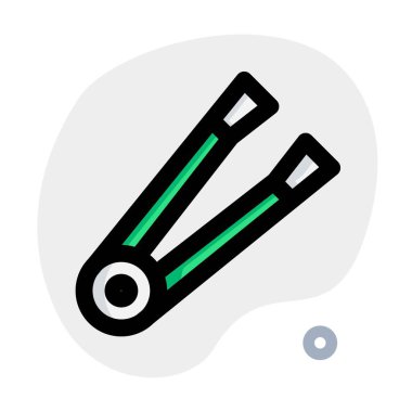 Ateşli ögeleri almak için maşa