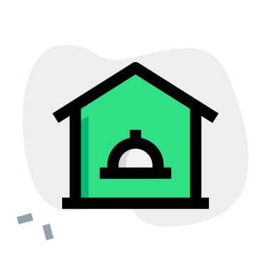 Restoran yemekleri kubbe kapağıyla eve geldi.