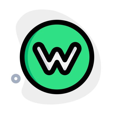 Profesyonel çamaşır makinesinin yanında ıslak giyim servisi