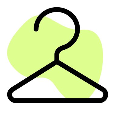 Otel odasında asılı duran kumaşlar için fazladan askı.