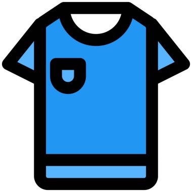 Cebi temiz tişört bir çamaşırhanede temizleniyor ve ütüleniyor.