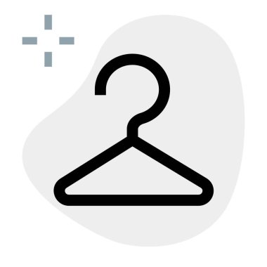 Otel odasında asılı duran kumaşlar için fazladan askı.