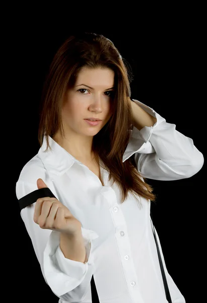 A menina em uma camisa branca e aparelho preto — Fotografia de Stock