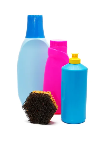 Afwasborstel vloeistoffen met een spons geïsoleerd — Stockfoto