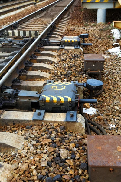 Freccia ferroviaria sulla stazione ferroviaria — Foto Stock