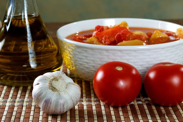 Letcho com alho de tomate e azeite — Fotografia de Stock