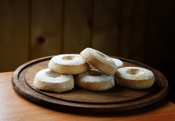 Shortbread koekjes op een snijplank — Stockfoto