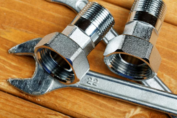 Wrenches with bolts on a desktop Close-up — Stock Photo, Image