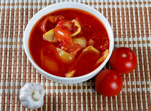 Masih hidup dengan tomat dan bawang putih Lecho — Stok Foto