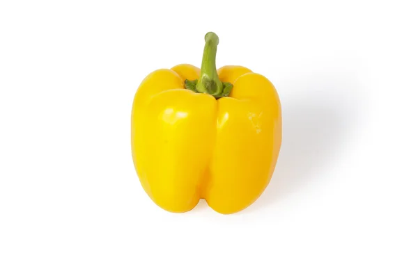Beyaz bir arka planda, kırpma yolu olgun, sarı dolmalık biber.