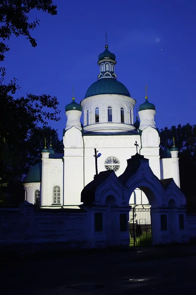 Eglise orthodoxe blanche — Photo
