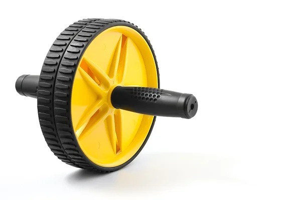 fitness karın tekerlek üzerinde beyaz bir arka plan