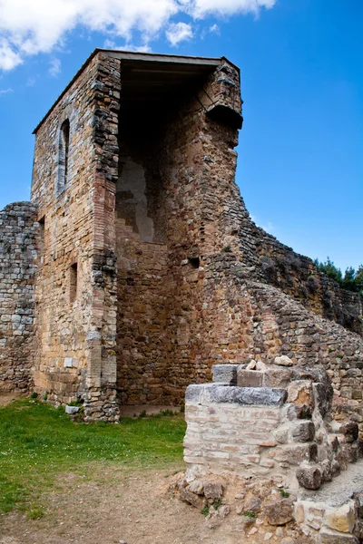 Middeleeuwse ruïnes — Stockfoto
