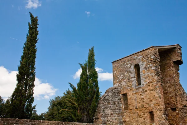 Mittelalterliche Gebäude und Ruinen — Stockfoto