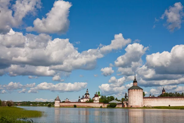 洛夫修道院和湖 — 图库照片