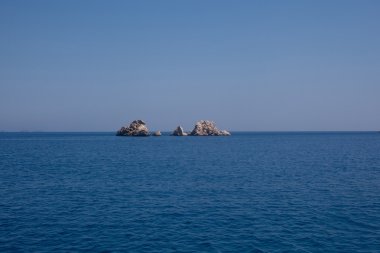 kayalar ve deniz