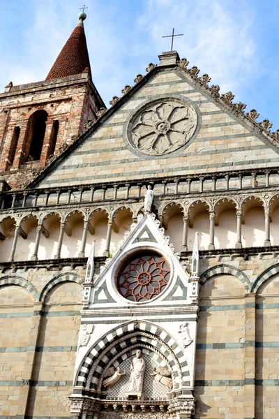 Roman catholic church — Stock Photo, Image